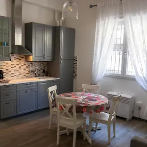 Lorenzo Apartment Florence